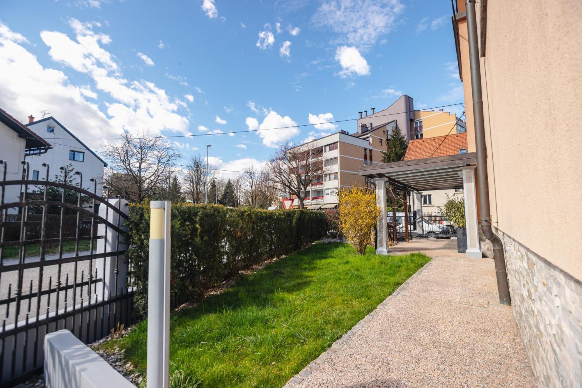 Vila Klara Apartments ليوبليانا المظهر الخارجي الصورة